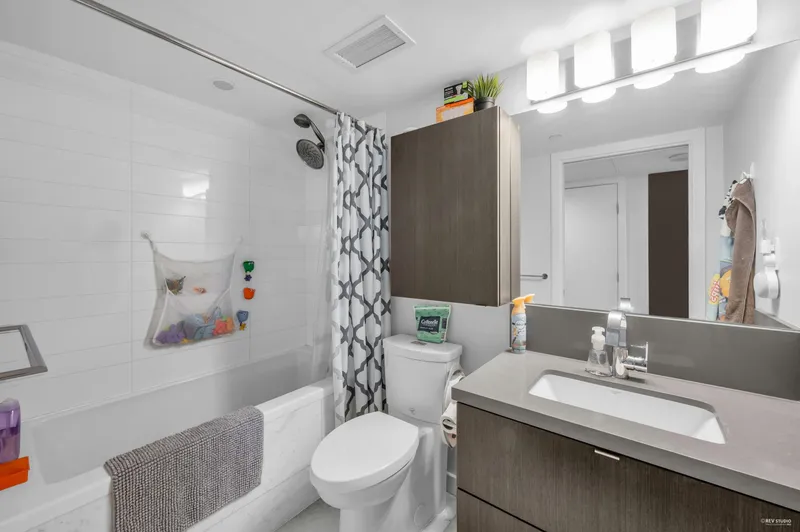 1605 8189 CAMBIE STREET - photo 4 of 25