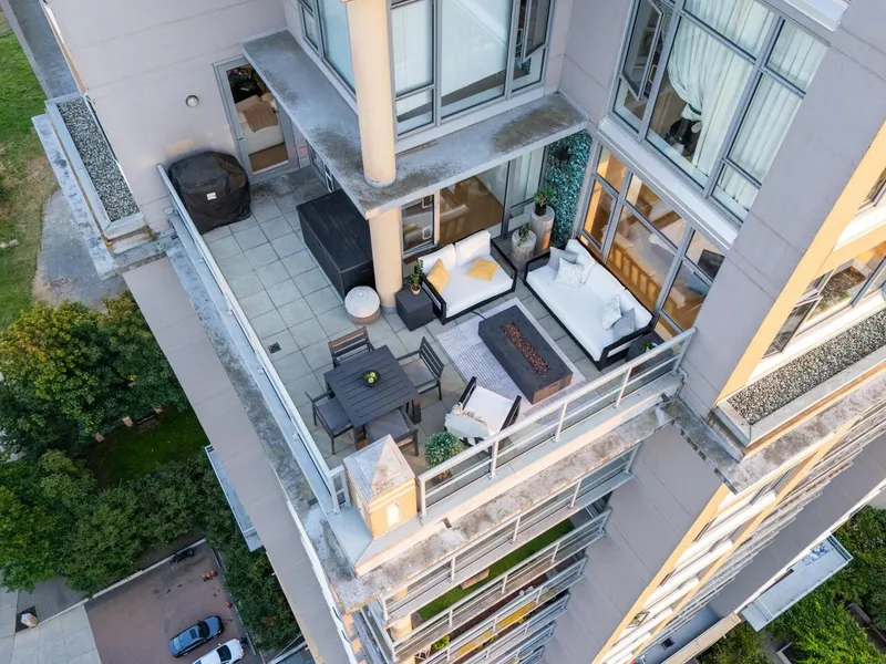 2301 280 ROSS DRIVE - photo 3 of 25