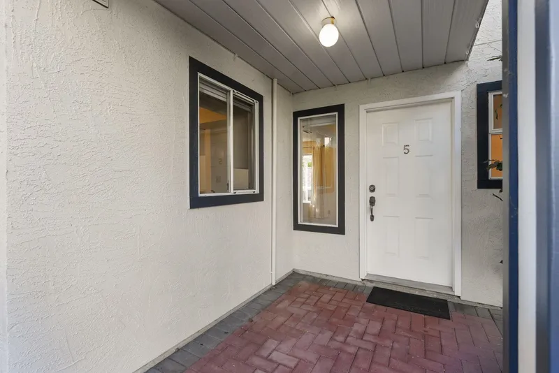 5 4890 48 AVENUE - photo 4 of 25