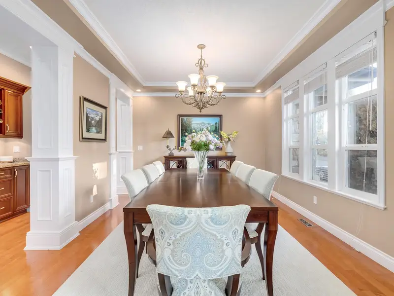 14185 33 AVENUE - photo 4 of 25