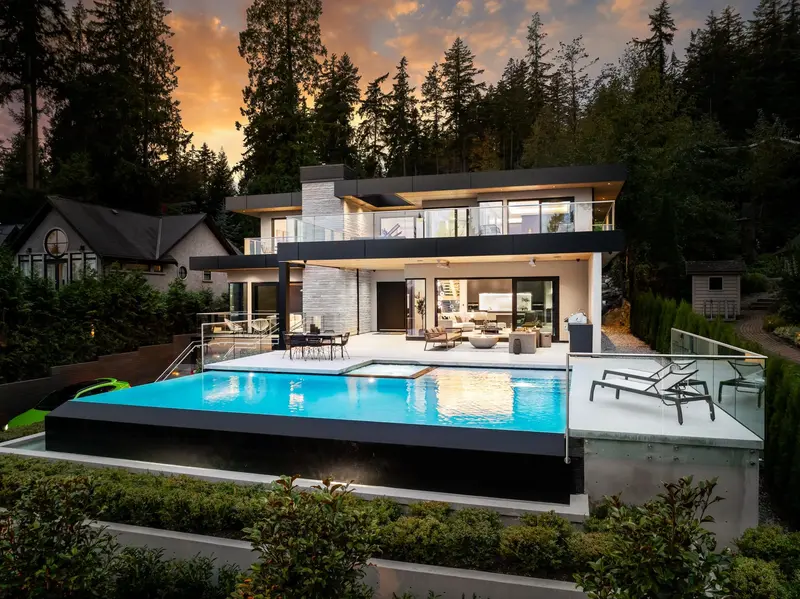 449 HILLCREST STREET - photo 2 of 25