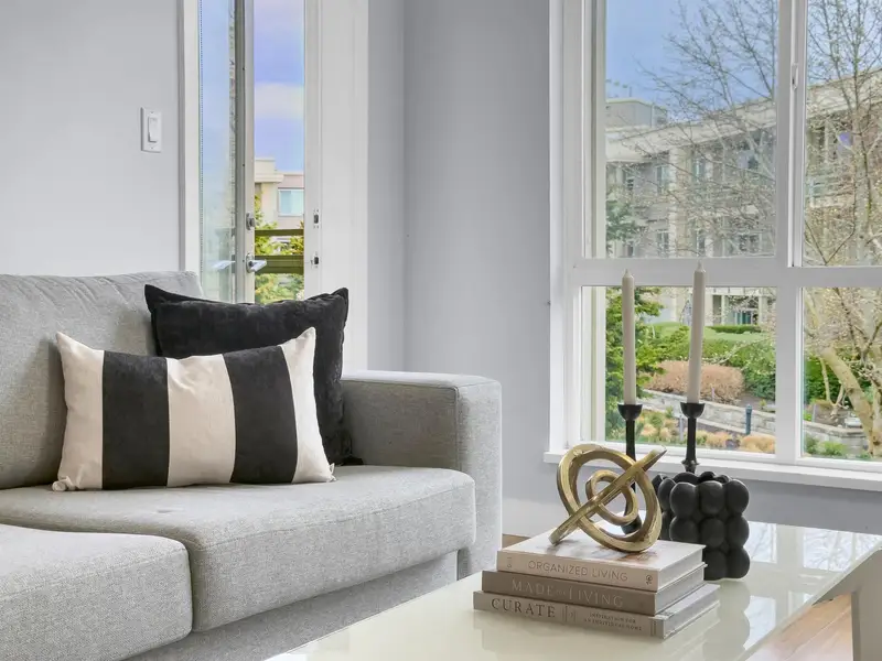 352 15850 26 AVENUE - photo 2 of 18