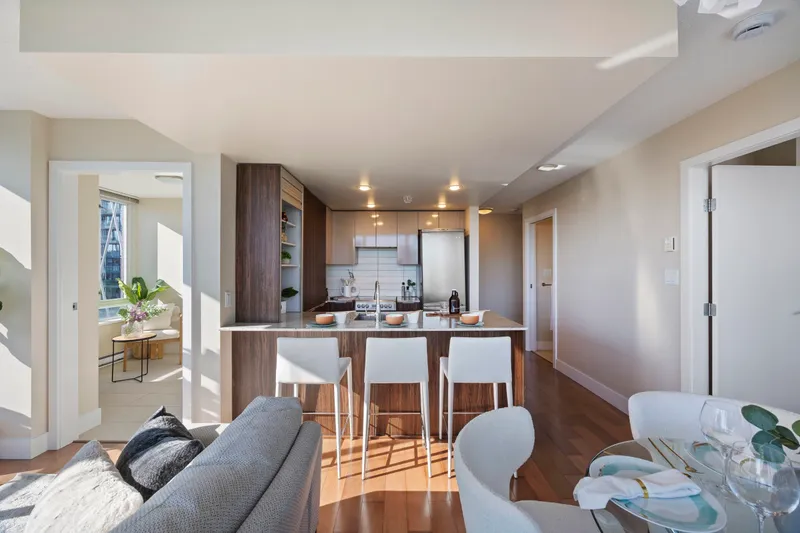 1801 1088 RICHARDS STREET - photo 1 of 25