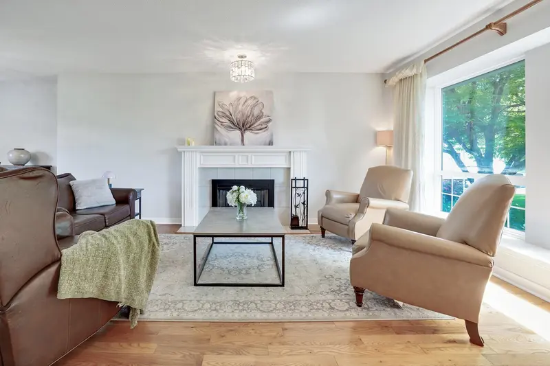 21371 86 AVENUE - photo 2 of 25