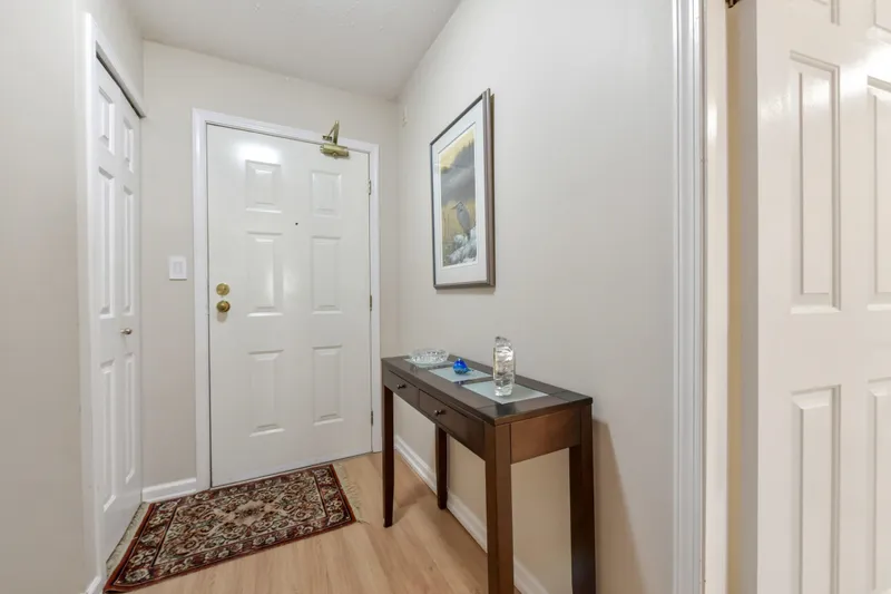 303 15130 ROPER AVENUE - photo 2 of 23