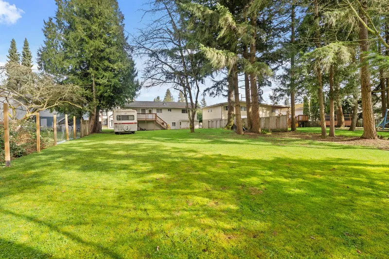 7451 113 STREET - photo 1 of 25