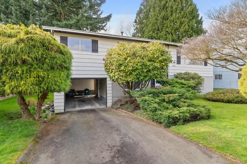 7451 113 STREET - photo 4 of 25