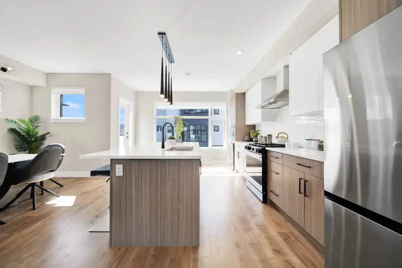 11 177 175A STREET - photo 3 of 17