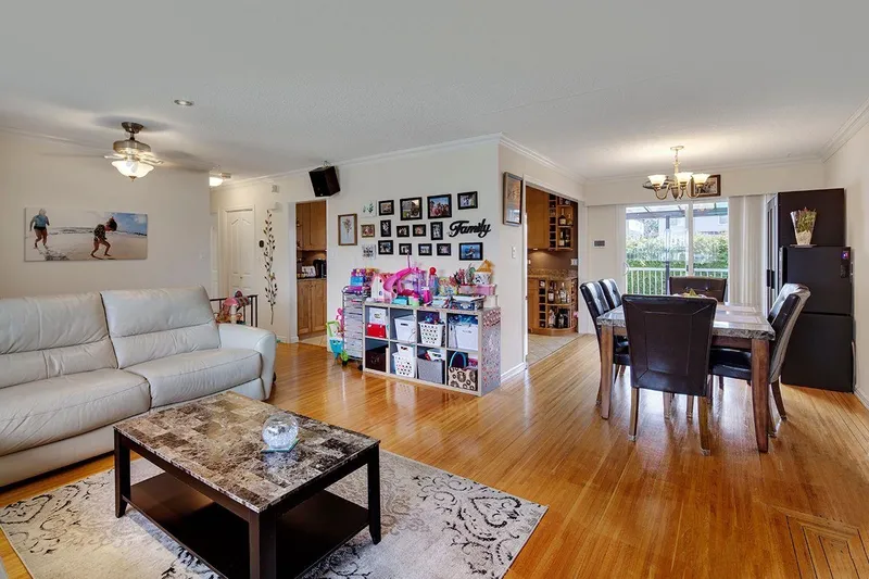 3436 WELLINGTON STREET - photo 4 of 25