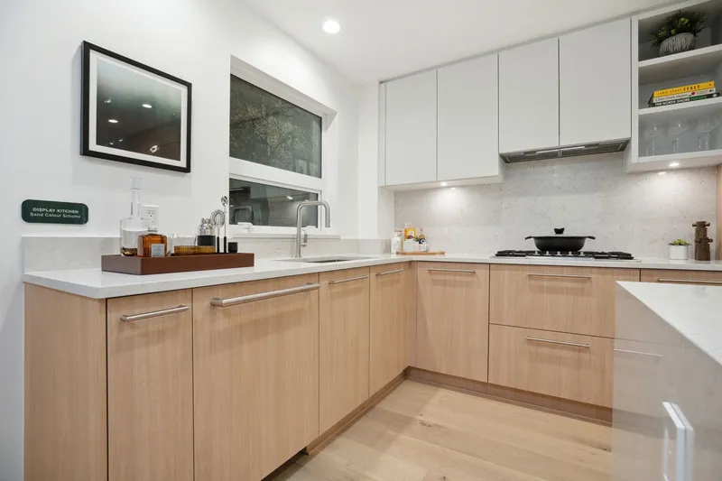 119 2050 GLENAIRE DRIVE - photo 2 of 11