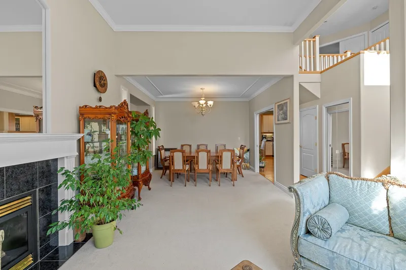 11167 160A STREET - photo 3 of 25