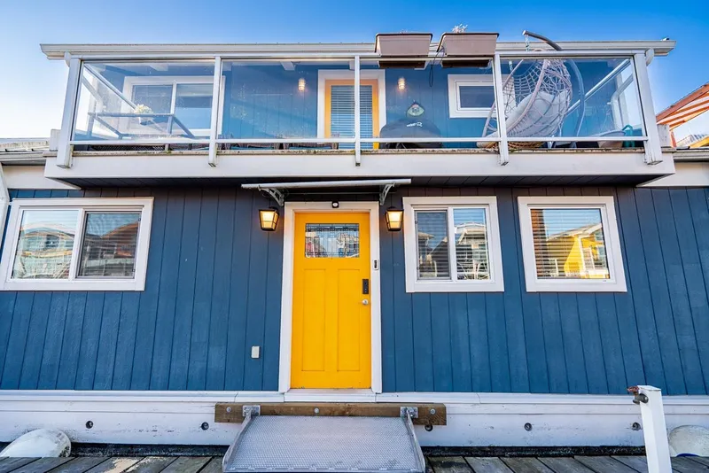 A015 415 ESPLANADE AVENUE - photo 2 of 25