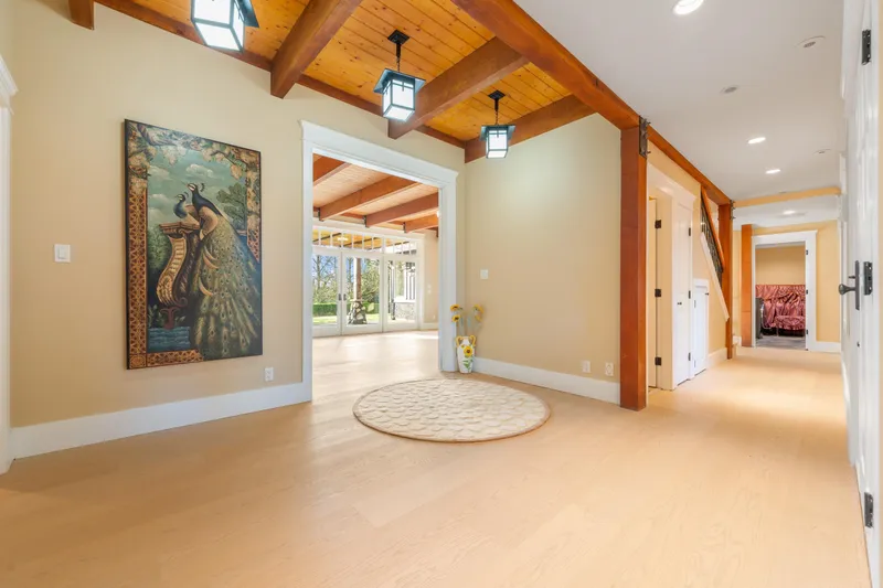 366 KEITH ROAD - photo 4 of 25