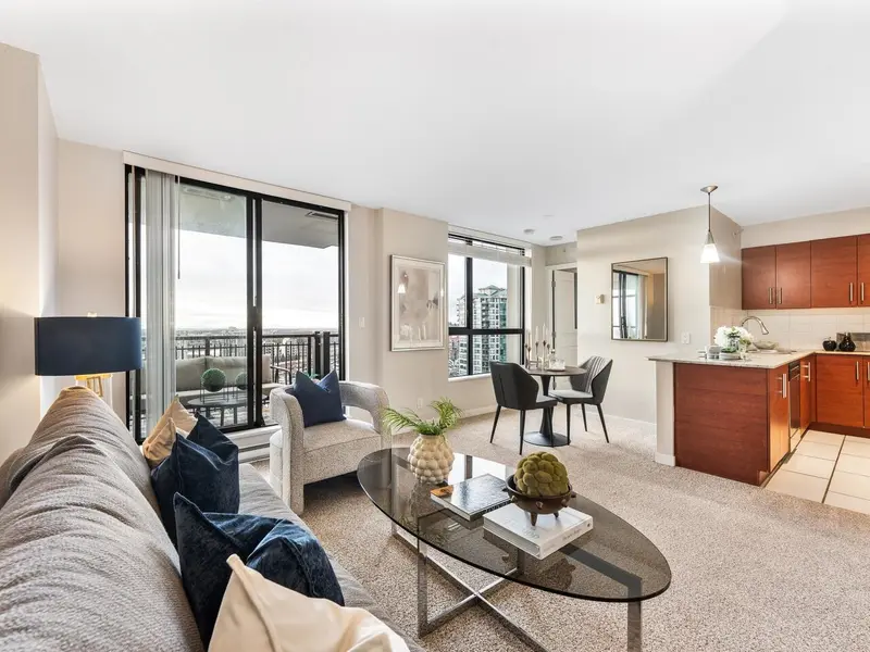 1402 814 ROYAL AVENUE - photo 1 of 20