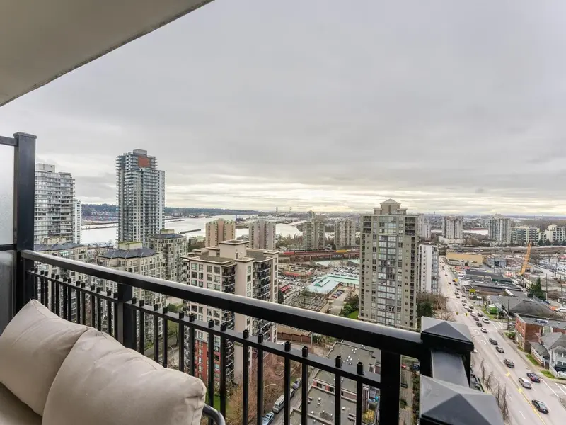 1402 814 ROYAL AVENUE - photo 2 of 20