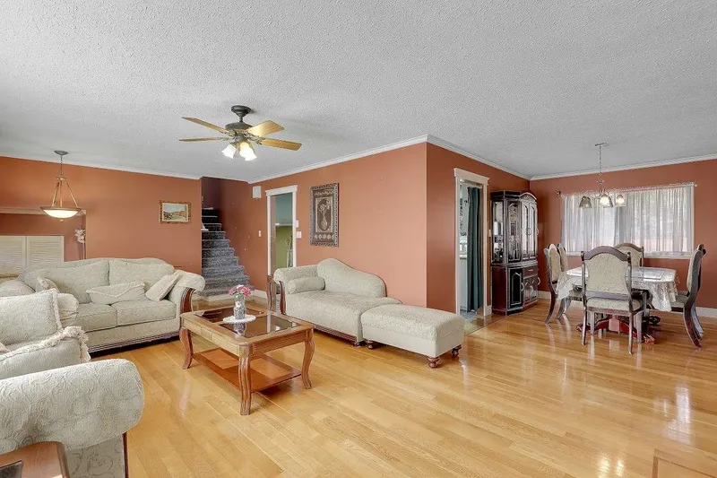 8947 URSUS CRESCENT CRESCENT - photo 1 of 25