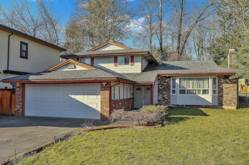 8947 URSUS CRESCENT CRESCENT - photo 2 of 25