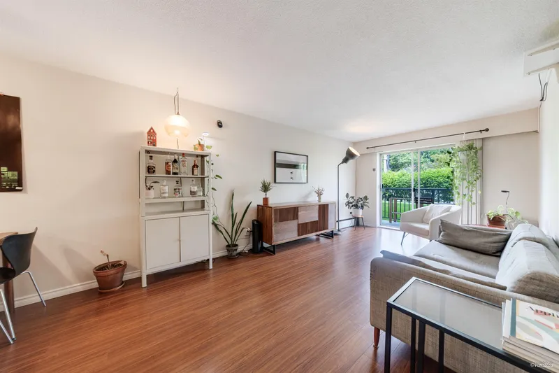 116 36 E 14TH AVENUE - photo 4 of 24