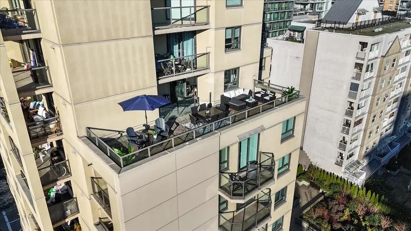 1006 789 DRAKE STREET - photo 4 of 22