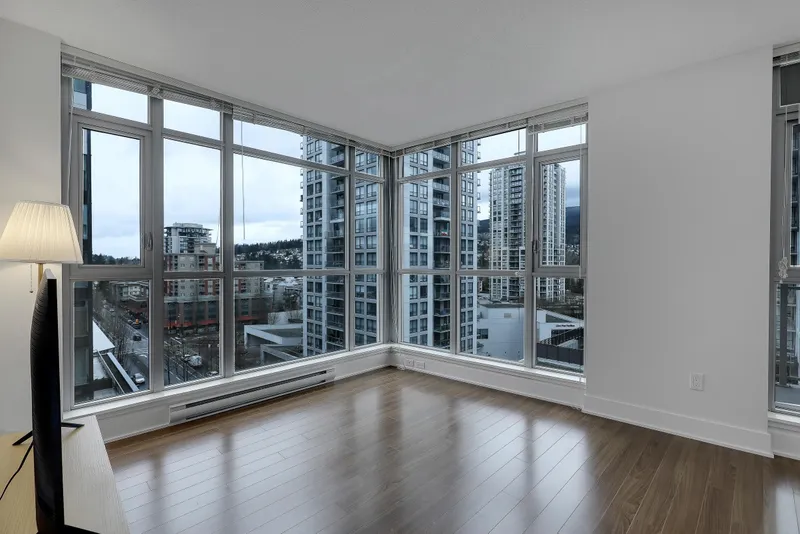 1002 3008 GLEN DRIVE - photo 3 of 25