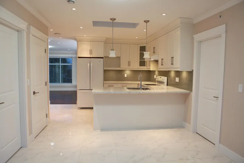 455 W 38TH AVENUE - photo 2 of 24