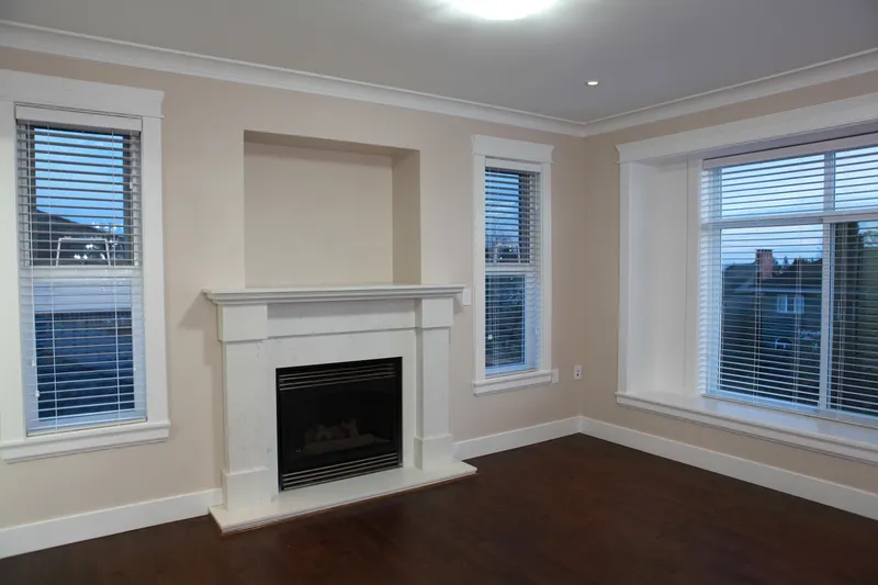 455 W 38TH AVENUE - photo 4 of 24