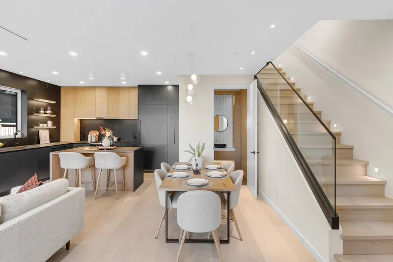 2 2764 W 14TH AVENUE - photo 2 of 25