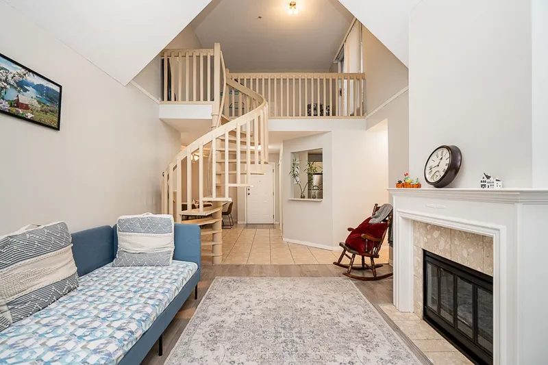 313 7171 121 STREET - photo 1 of 25