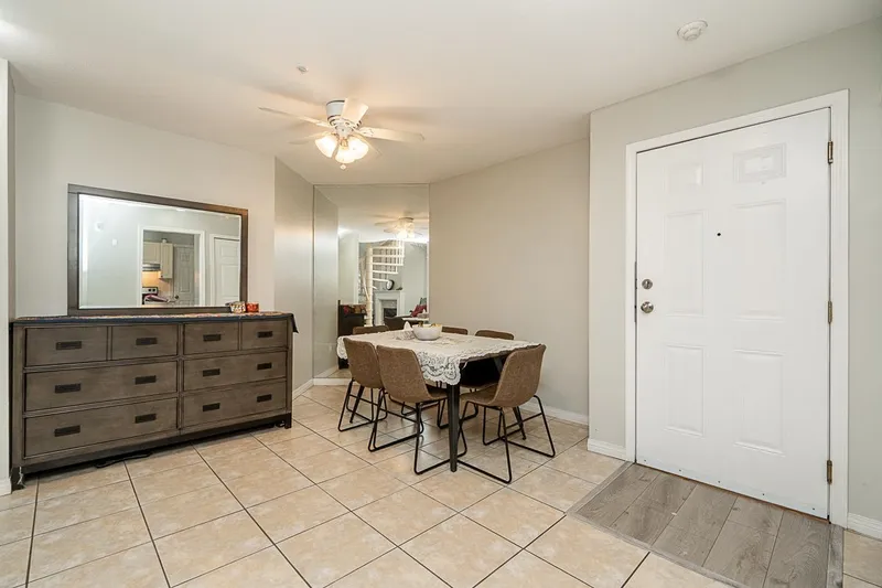 313 7171 121 STREET - photo 2 of 25