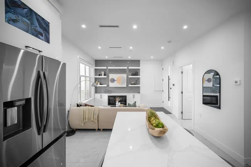 2172 E 46TH AVENUE - photo 4 of 21