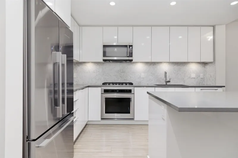 121 2651 LIBRARY LANE - photo 2 of 25