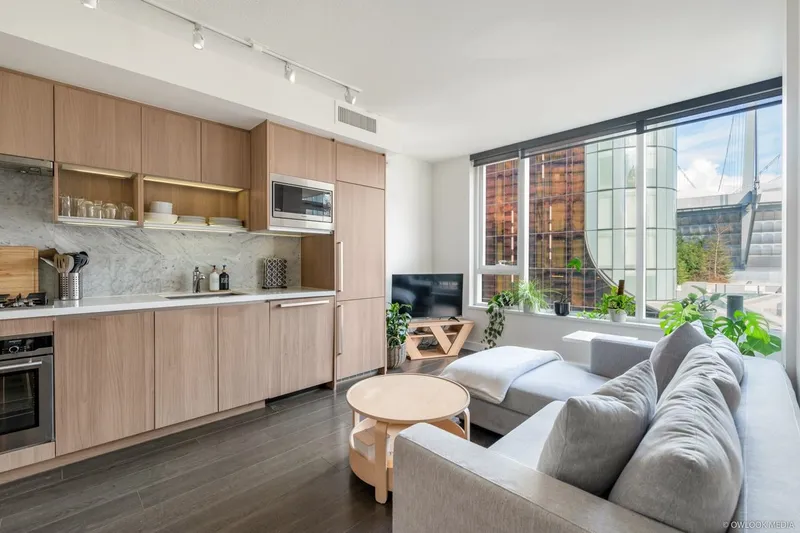 1523 68 SMITHE STREET - photo 3 of 24