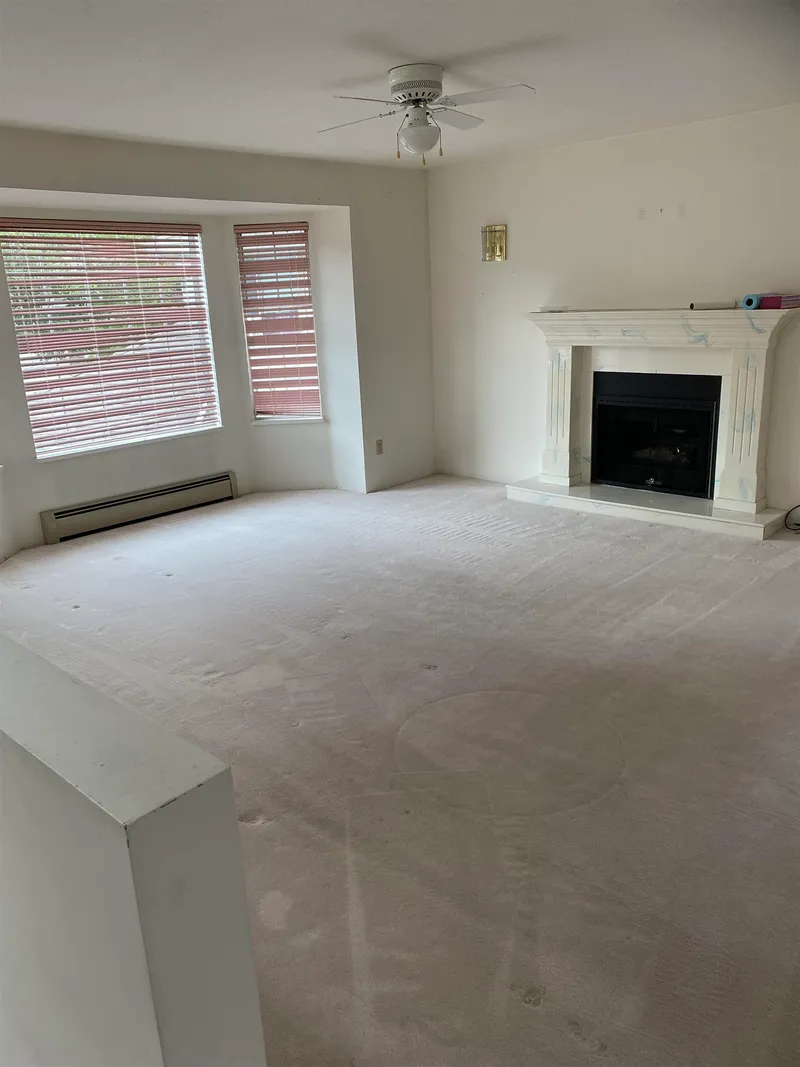 14222 91 AVENUE - photo 2 of 12