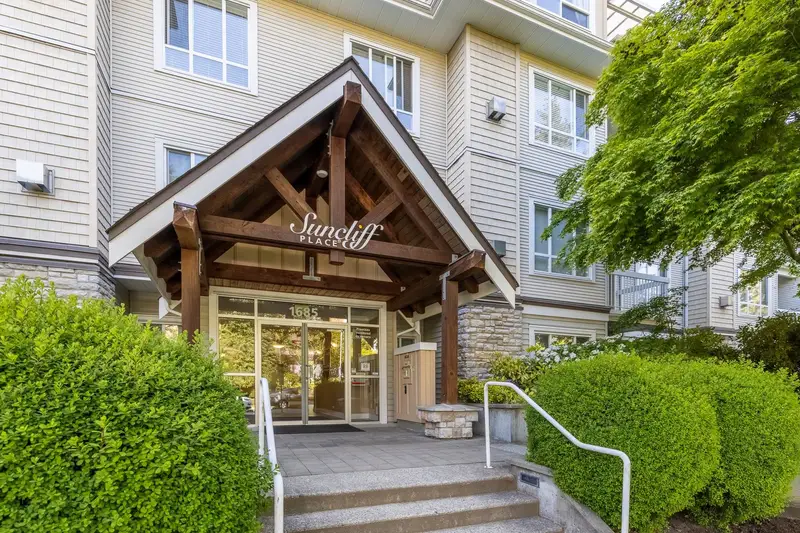 208 1685 152A STREET - photo 2 of 25