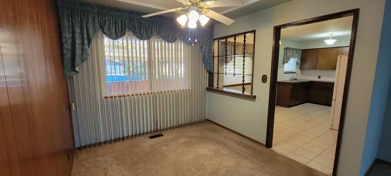 712 TOWNLEY STREET - photo 3 of 9