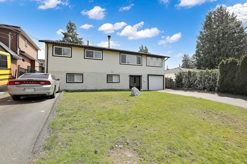 7436 118A STREET - photo 3 of 25