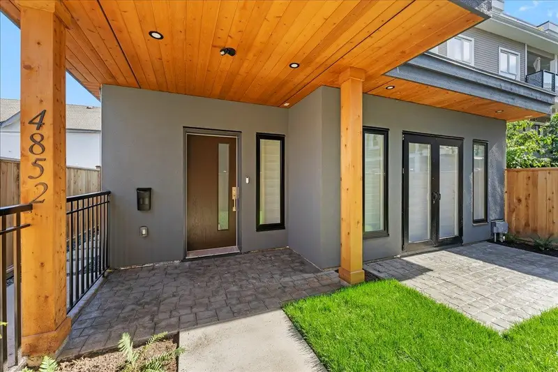 4852 SLOCAN STREET - photo 2 of 25