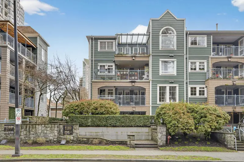 213 1189 WESTWOOD STREET - photo 1 of 25