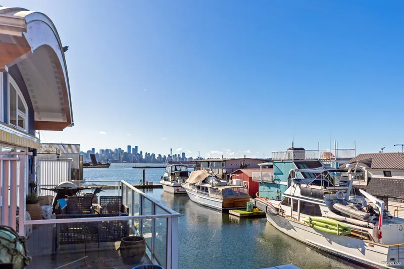 29 415 ESPLANADE AVENUE - photo 2 of 25