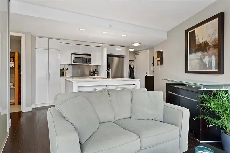 1508 1255 SEYMOUR STREET - photo 4 of 25