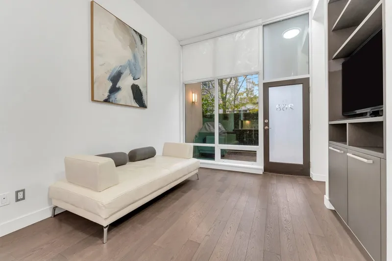 268 W 1ST AVENUE - photo 3 of 25