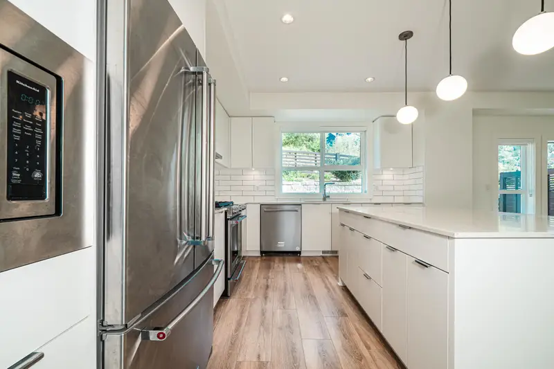 81 16561 17A AVENUE - photo 4 of 25