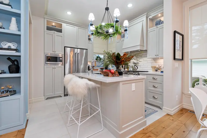 5850 COWICHAN STREET - photo 3 of 25