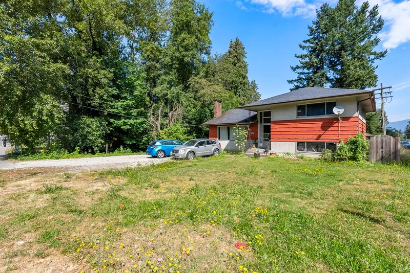 13321 108 AVENUE - photo 1 of 7