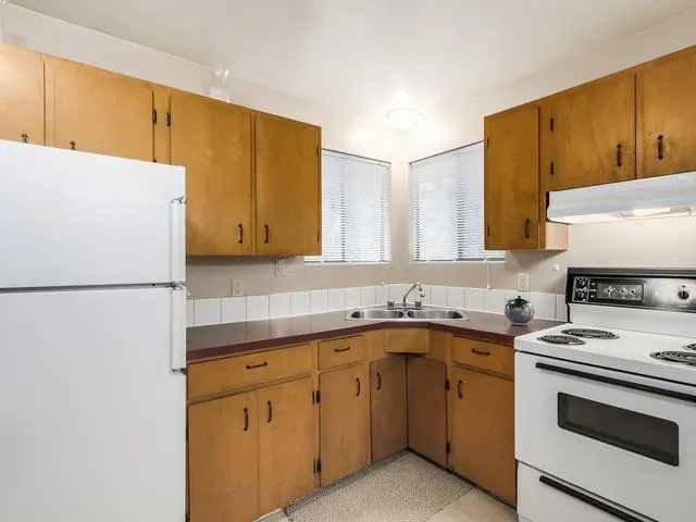 3360 HENRY STREET - photo 4 of 7