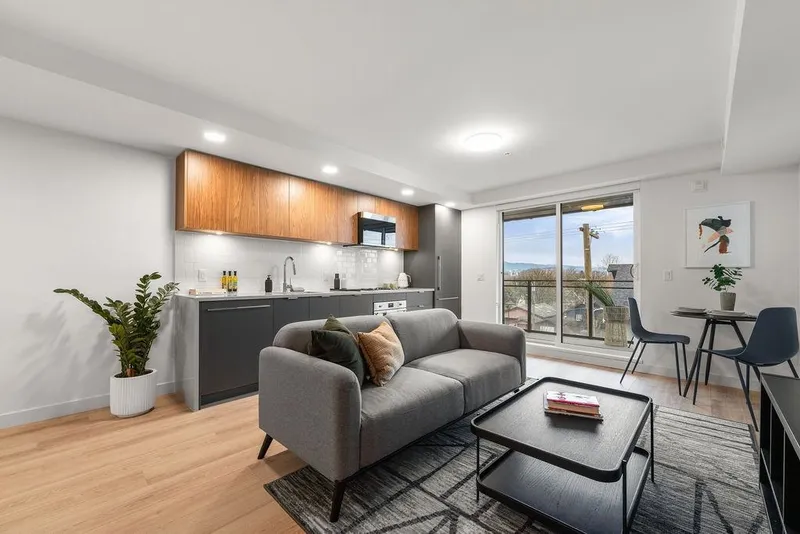 307 2419 GRANT STREET - photo 2 of 25