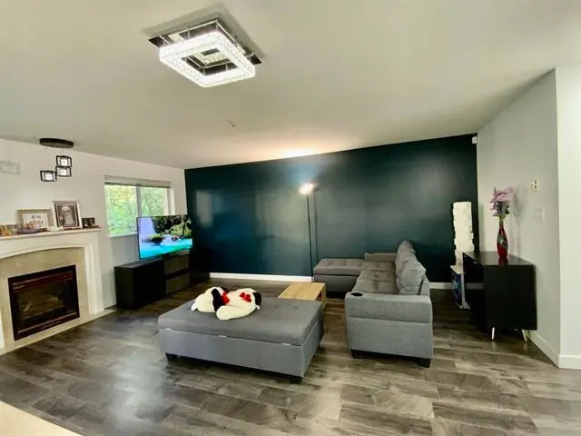 213 13727 74 AVENUE - photo 2 of 15