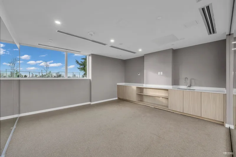 305 8415 GRANVILLE STREET - photo 4 of 11