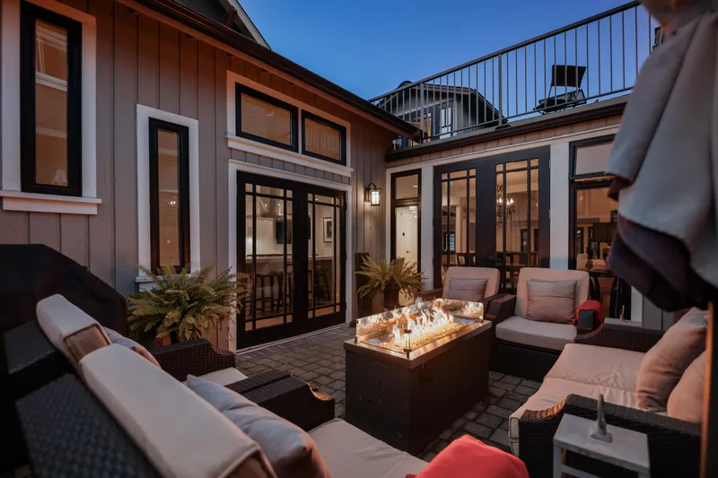 3814 W 11 AVENUE - photo 2 of 25