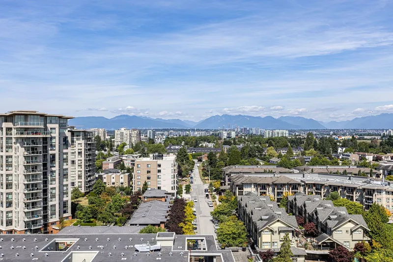 1607 8460 GRANVILLE AVENUE - photo 2 of 25